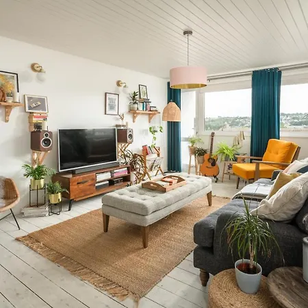 Number 4 - Stylish 1 Bedroom House In Truro, Cornwall Holiday home